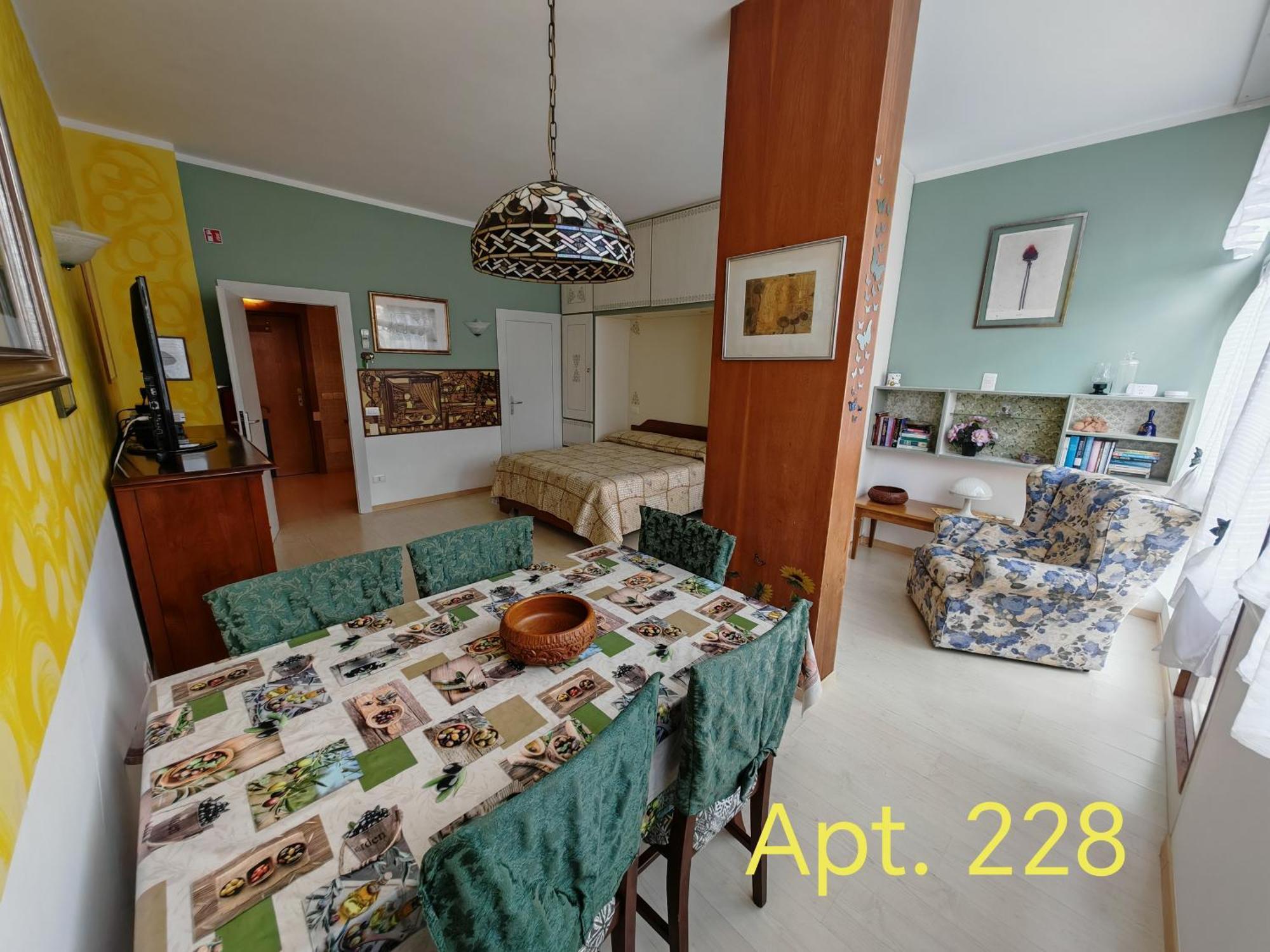 Garda Apartments In Euroresidence Экстерьер фото